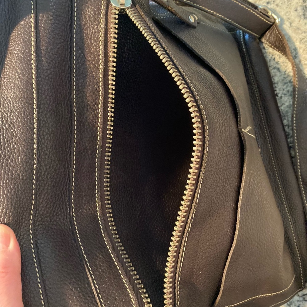 Roots Brown Leather hand Bag or crossbody bag - Picture 7 of 8